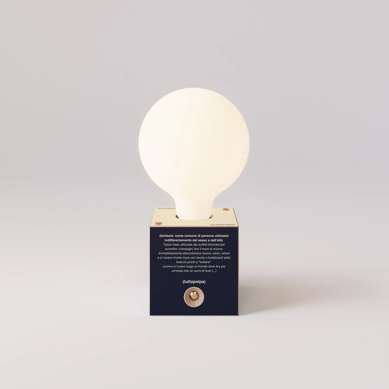 Cabless03 "Bimbi c’è l’onde" with porcelain-effect globe light bulb - Tuttapolpa - Image 4