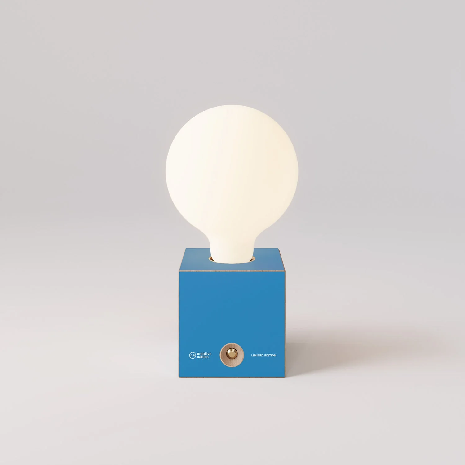 Cabless03 "Futur" battery lamp with porcelain-effect globe bulb - Futur Festival - Image 4