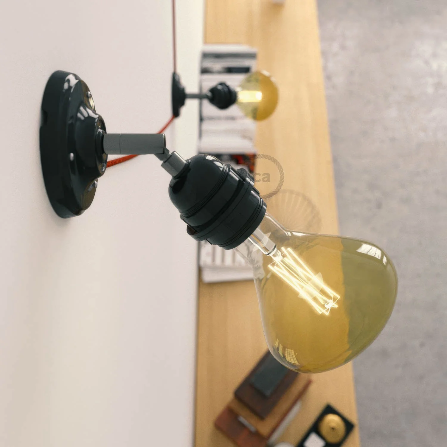 Fermaluce 90° Classic with E26 threaded socket, the adjustable porcelain light source - Black - Image 2
