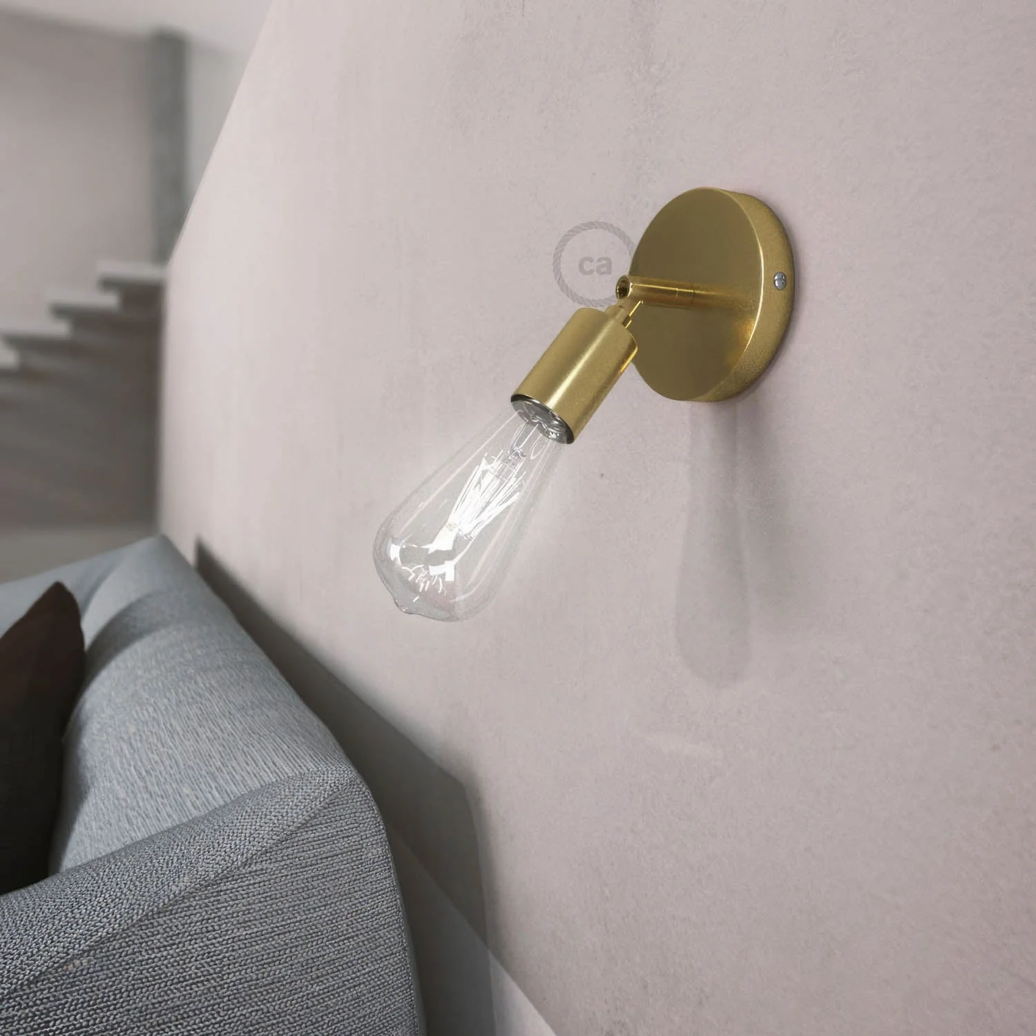 Fermaluce Metal 90°, adjustable wall or ceiling light point - Brass - Image 2