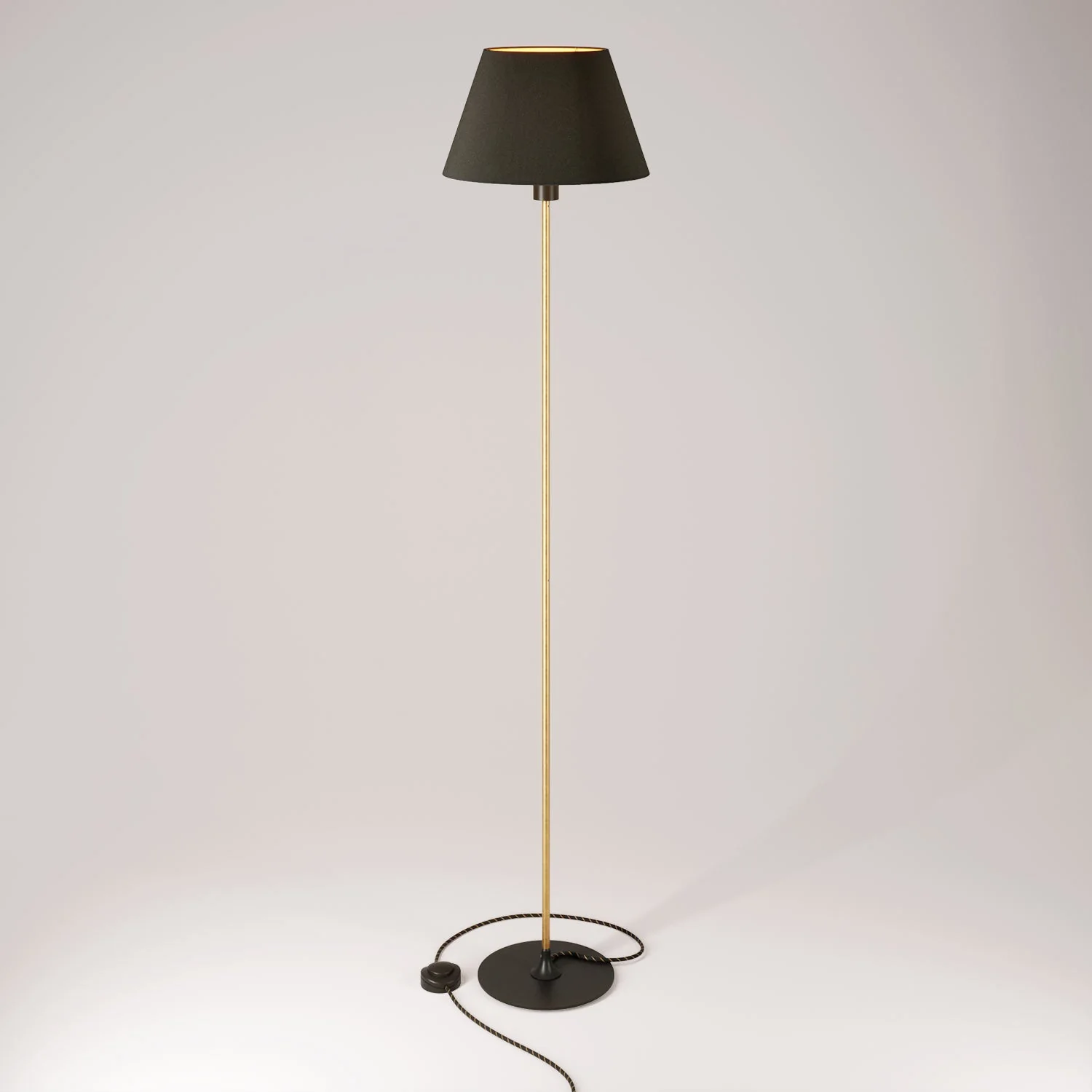 MAG-Y floor lamp with round metal base, Impero M lampshade and UK plug - Black