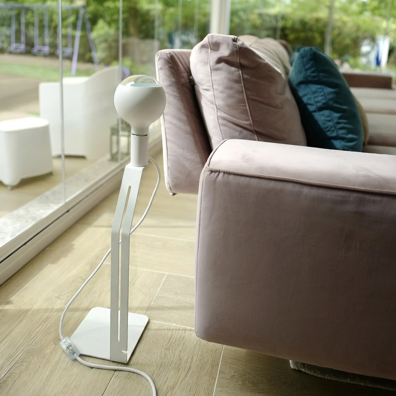 Koso Lucia - Table lamp with UK plug - White - Image 3