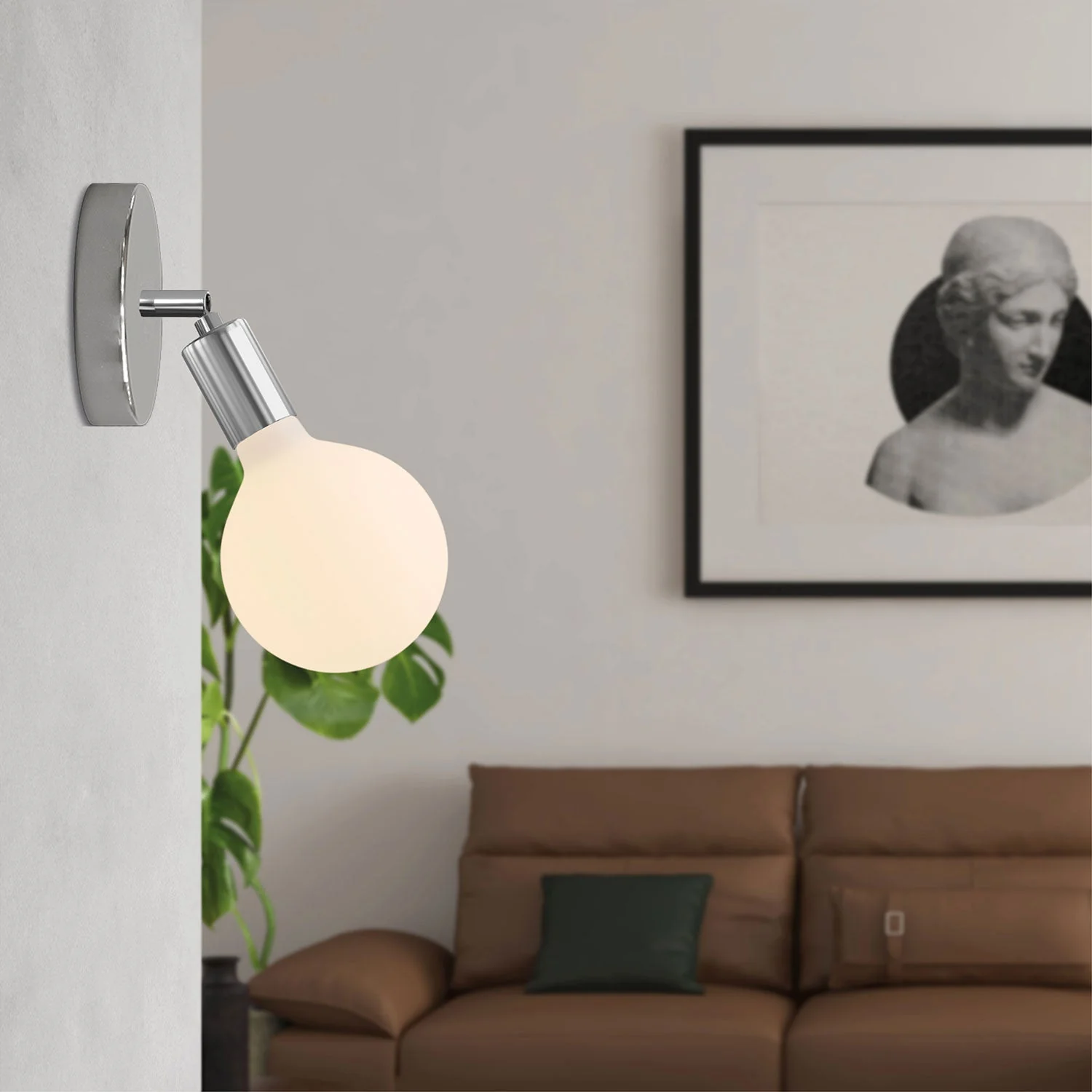 Fermaluce Snodo metal lamp with Globe Porcelain light bulb – Chrome - Image 2