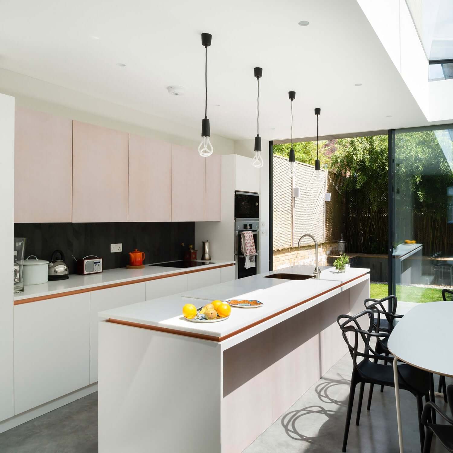 Plumen 001 LED Light bulb - Image 2