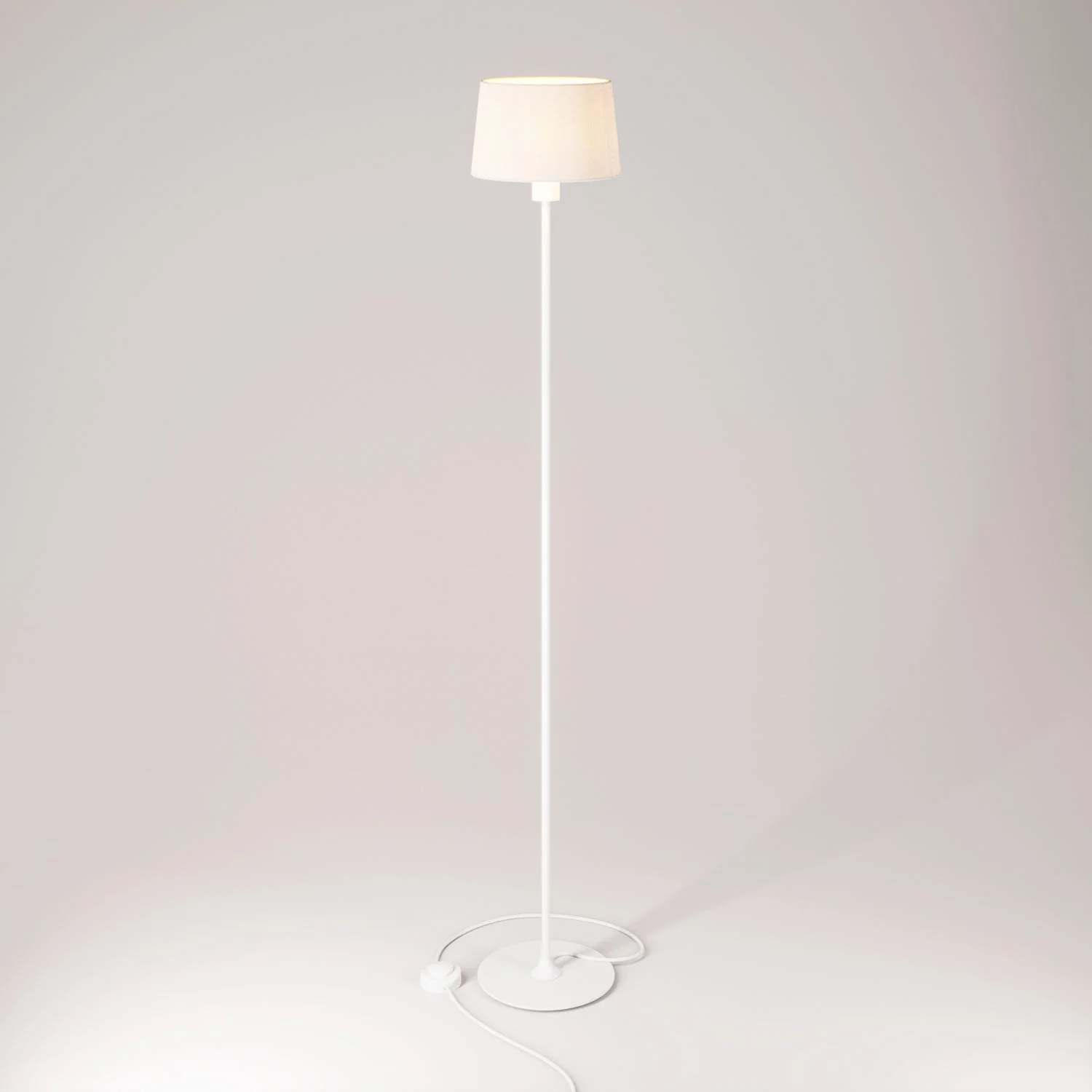 MAG-Y floor lamp with Athena fabric shade – Matt white