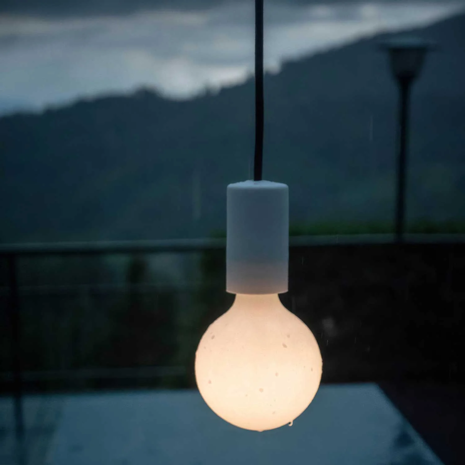 Modulair ELEGANT Outdoor lamp with 5 m fabric cable, cable adjuster, ceiling rose and IP65 waterproof lamp holder - White - Image 4