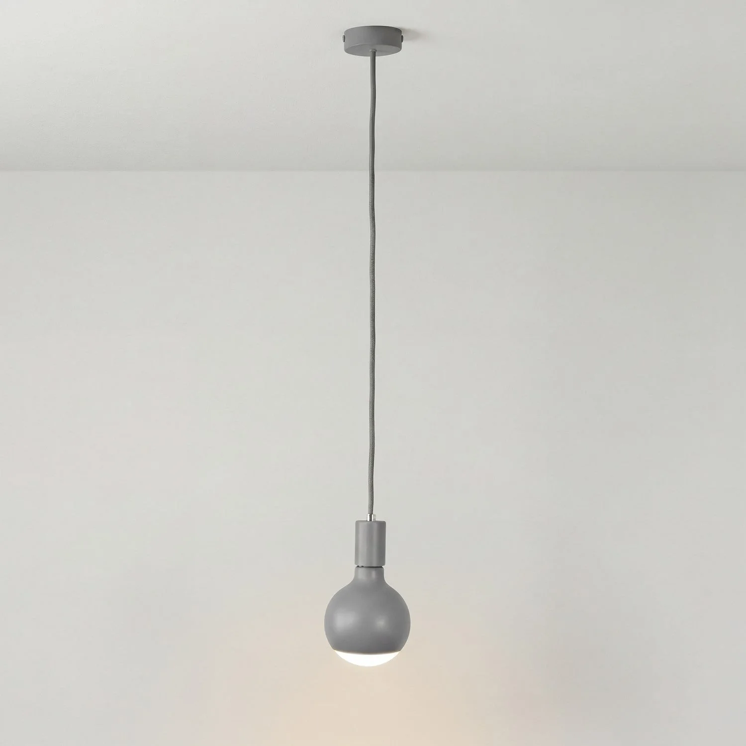 Filotto Metallico pendant lamp with Lucia light bulb - Grey