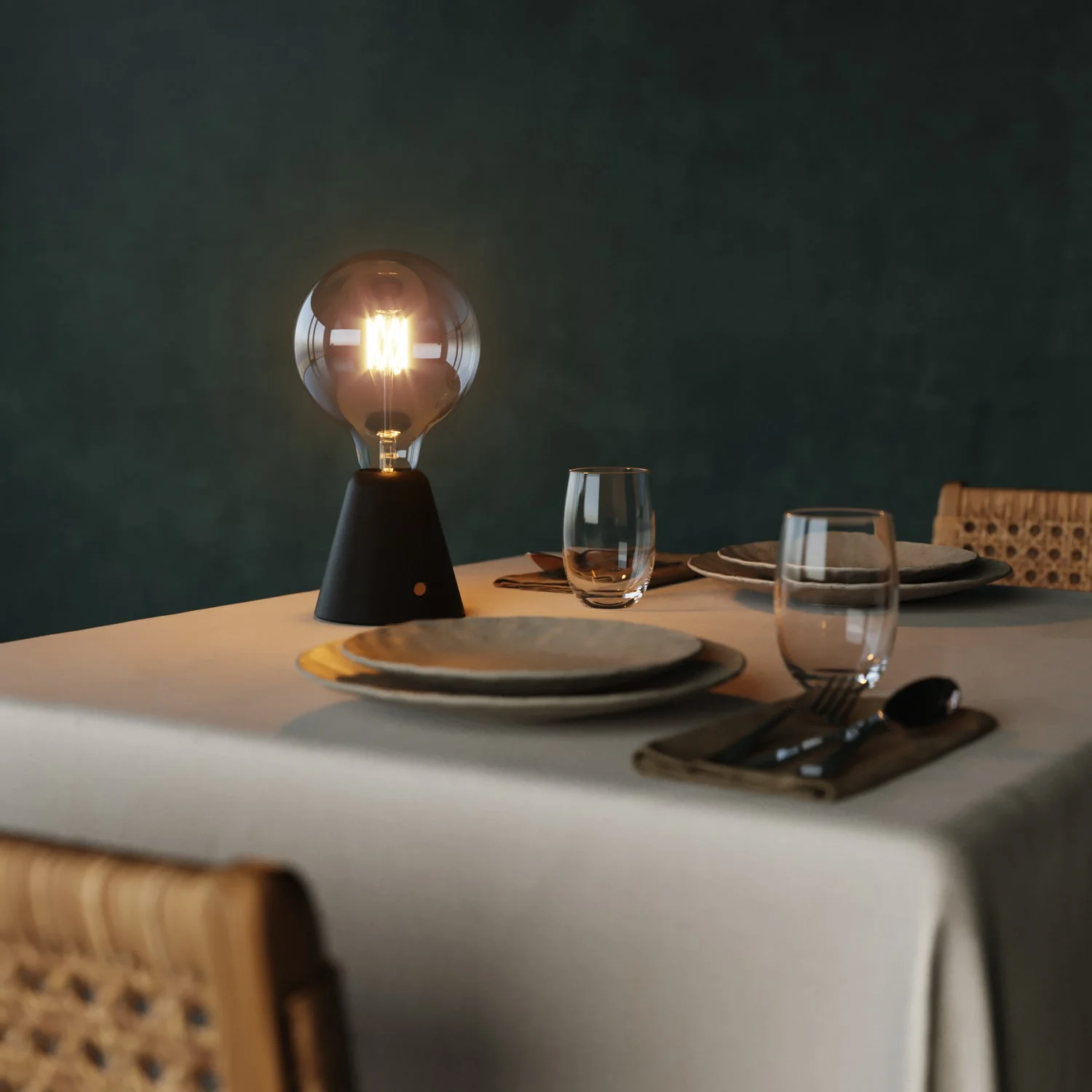 Rechargeable portable Cabless01 lamp with G125 globe light bulb - Black - Image 4