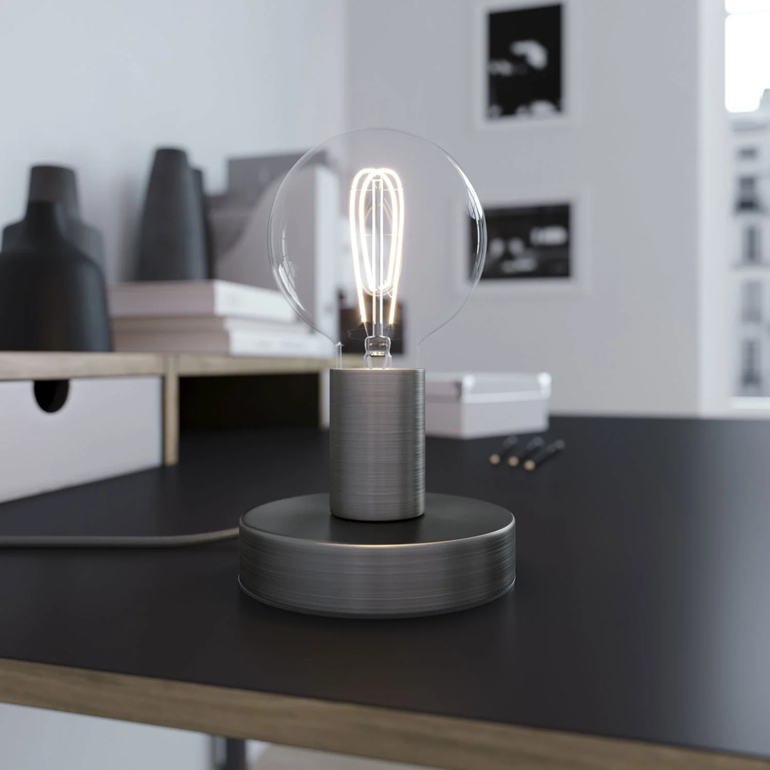 Posaluce - Metal table lamp with UK plug - Satin titanium - Image 2