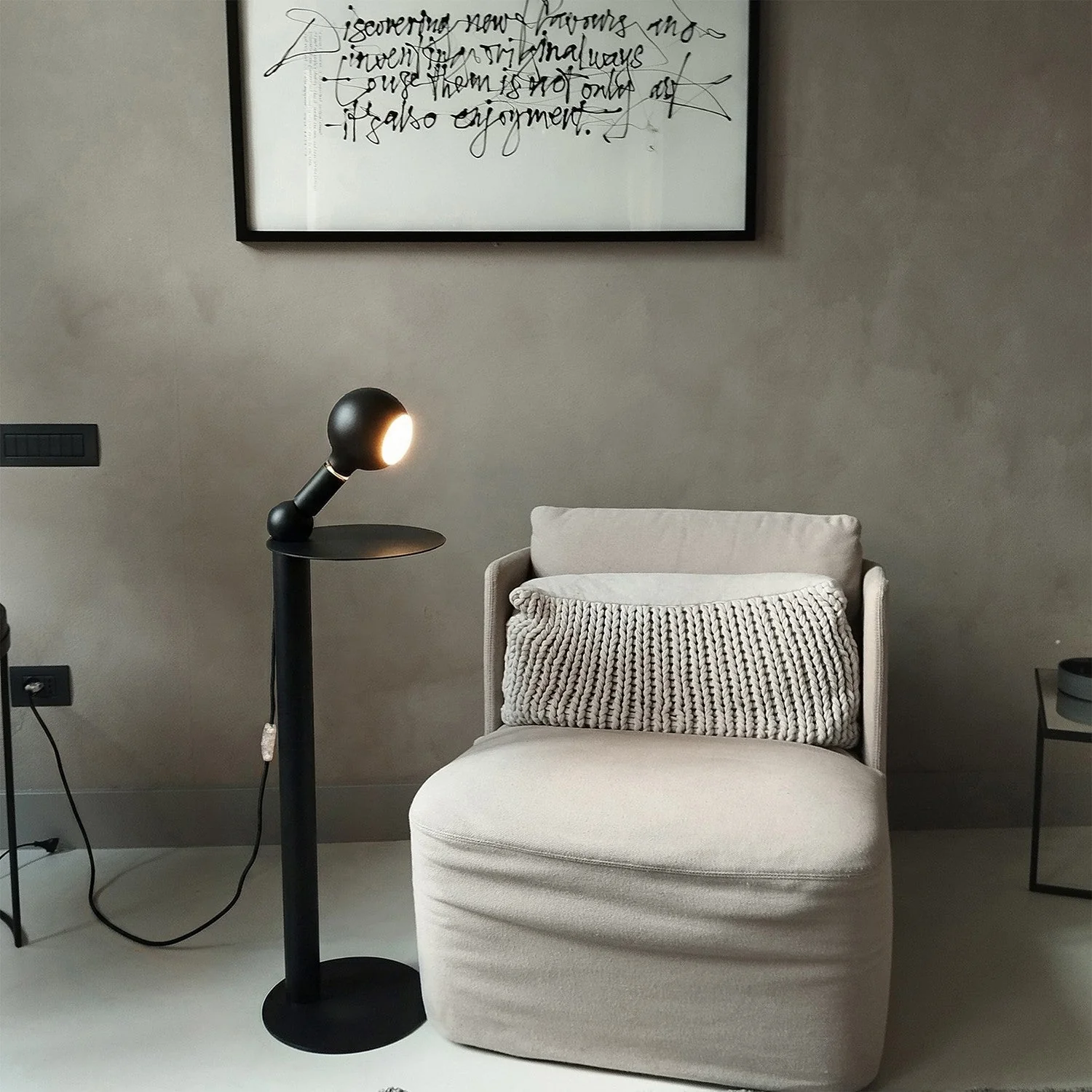 Rocco - Floor lamp with Camo Light bulb - Black - Image 3