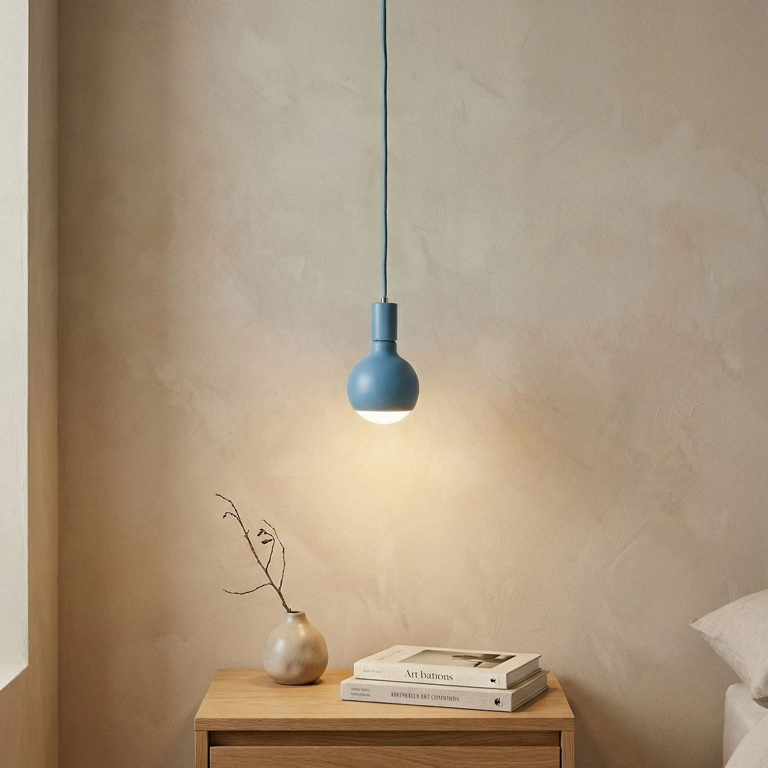 Metallic Filotto pendant lamp with Lucia Light bulb - Blue - Image 2