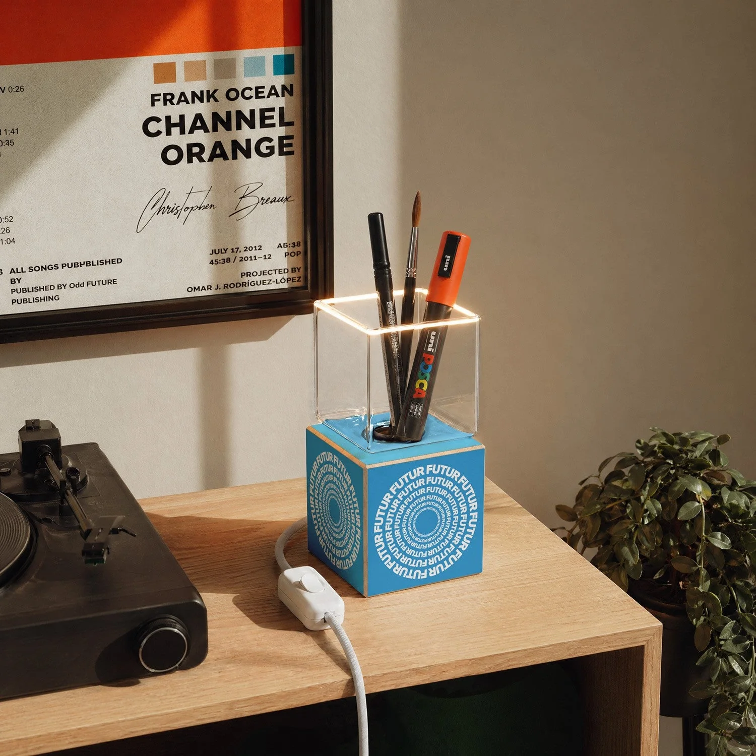 Cubetto table lamp "Futur" with UK plug and Ghost light bulb - Futur Festival - Image 3