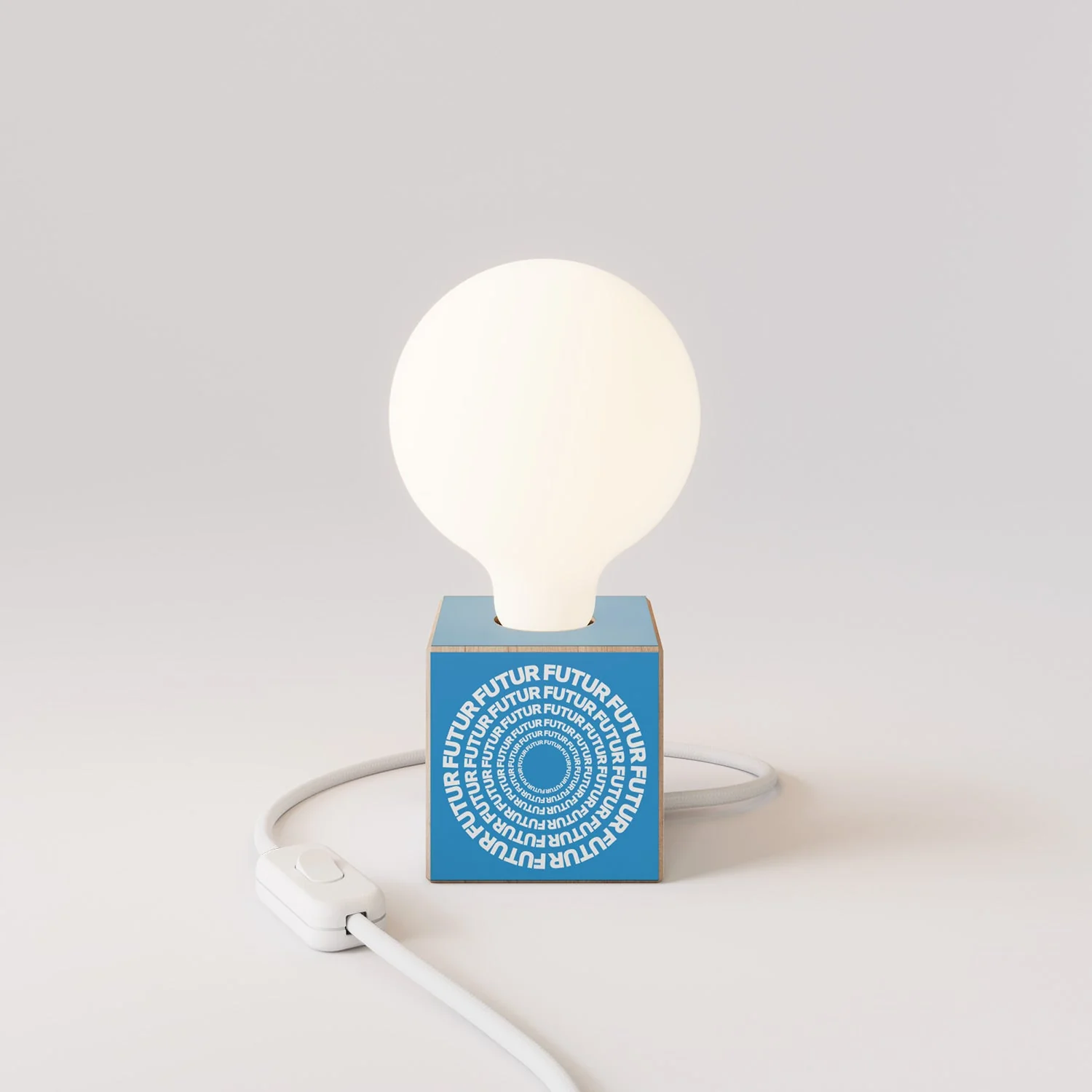 Cubetto table lamp "Futur" with English Plug and porcelain-effect globe Light bulb - Futur festival - Image 4