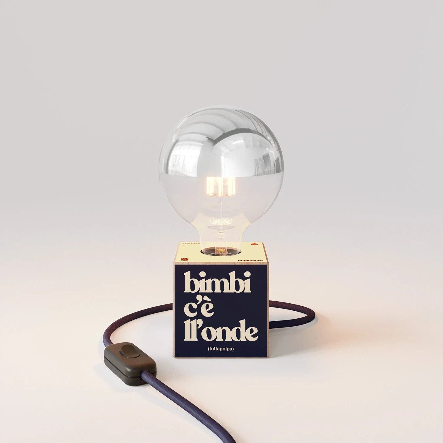 Cubetto Table Lamp "Bimbi c'è l'onde" with silver half-sphere globe light bulb - Tuttapolpa - Image 4