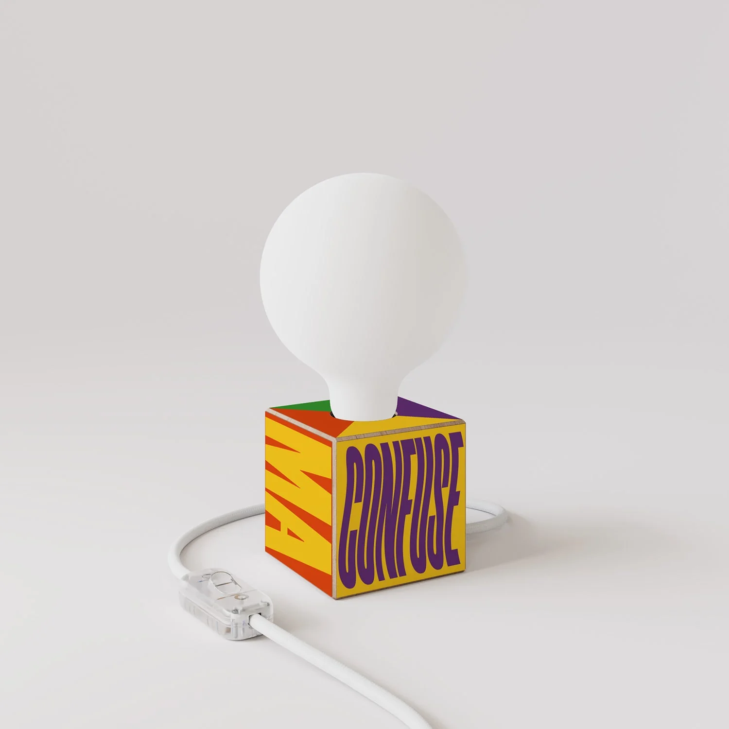 Cubetto table lamp “Poche idee ma confuse” with porcelain-effect globe Light bulb - Santomanifesto - Image 3