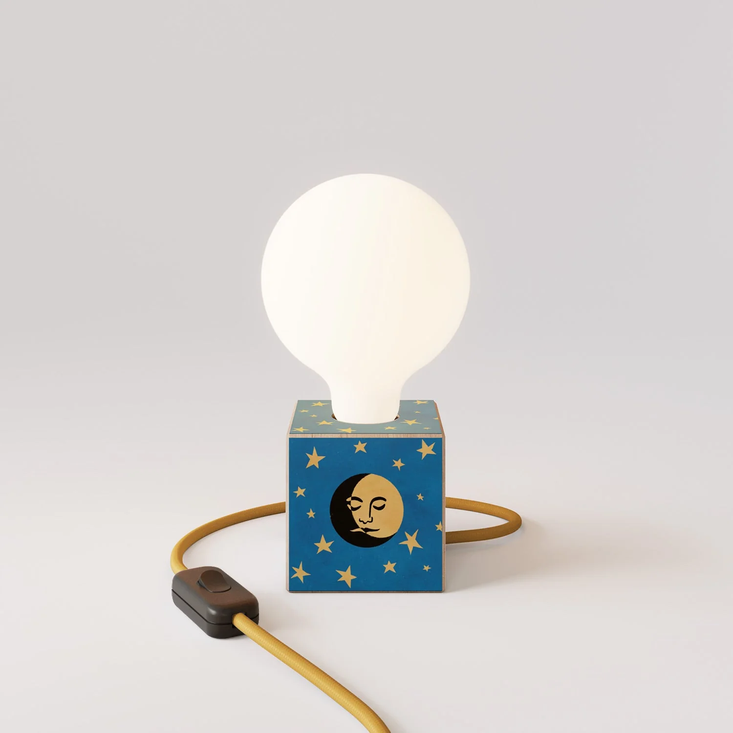 Cubetto Table Lamp "La Luna" with UK plug and porcelain effect globe light bulb - Santomanifesto - Image 4
