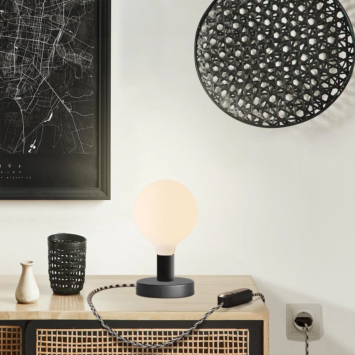 Posaluce Globo metal table lamp - Black - Image 6