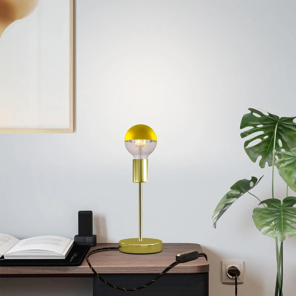 Alzaluce Half Cup table lamp in metal - Brass - Image 6