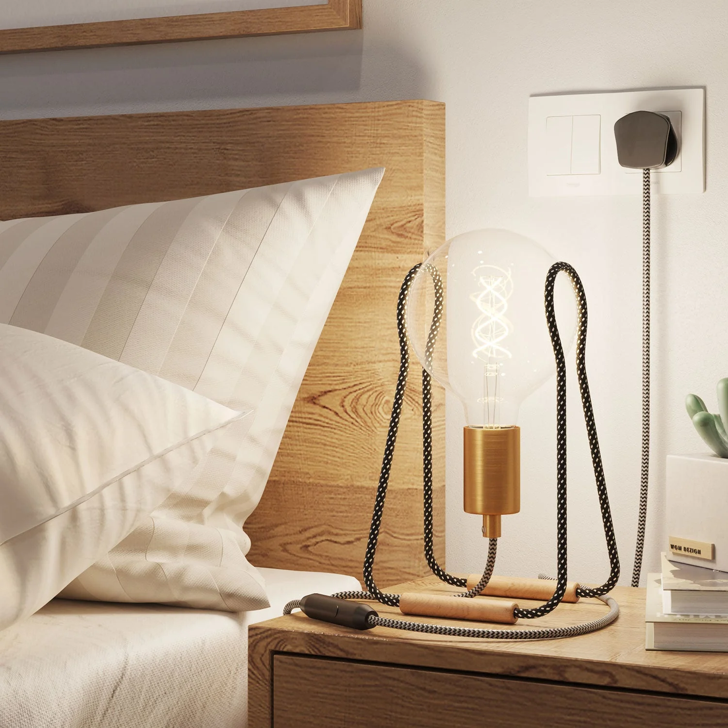 Taché Metal table lamp and UK plug - Black and White - Image 2