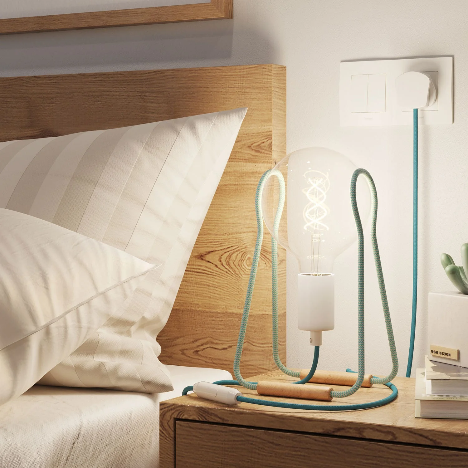 Taché Metal table lamp and UK plug – White Blue - Image 2