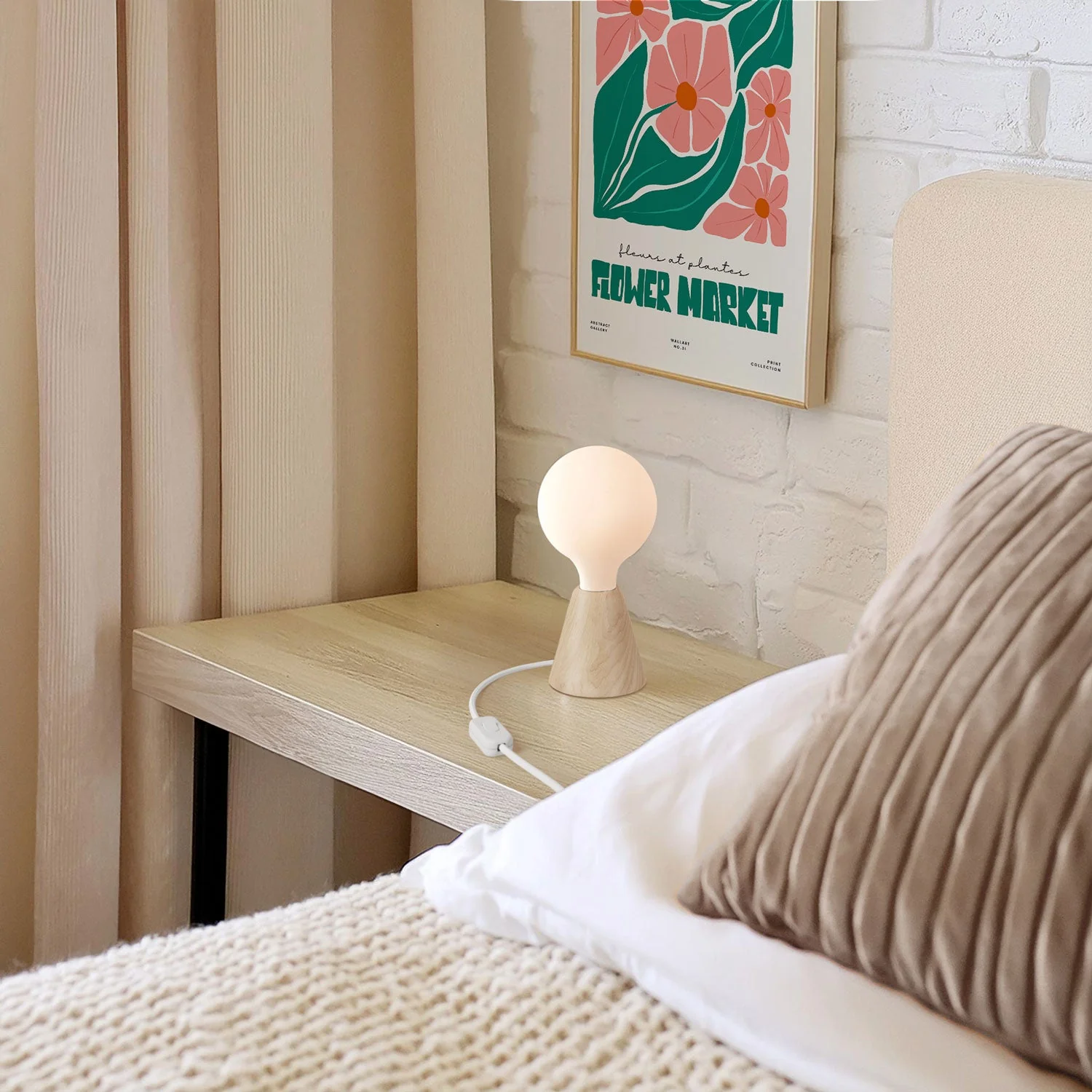 Table lamp with alder wood base, porcelain-effect light bulb, RM01 cable and UK plug - Image 2