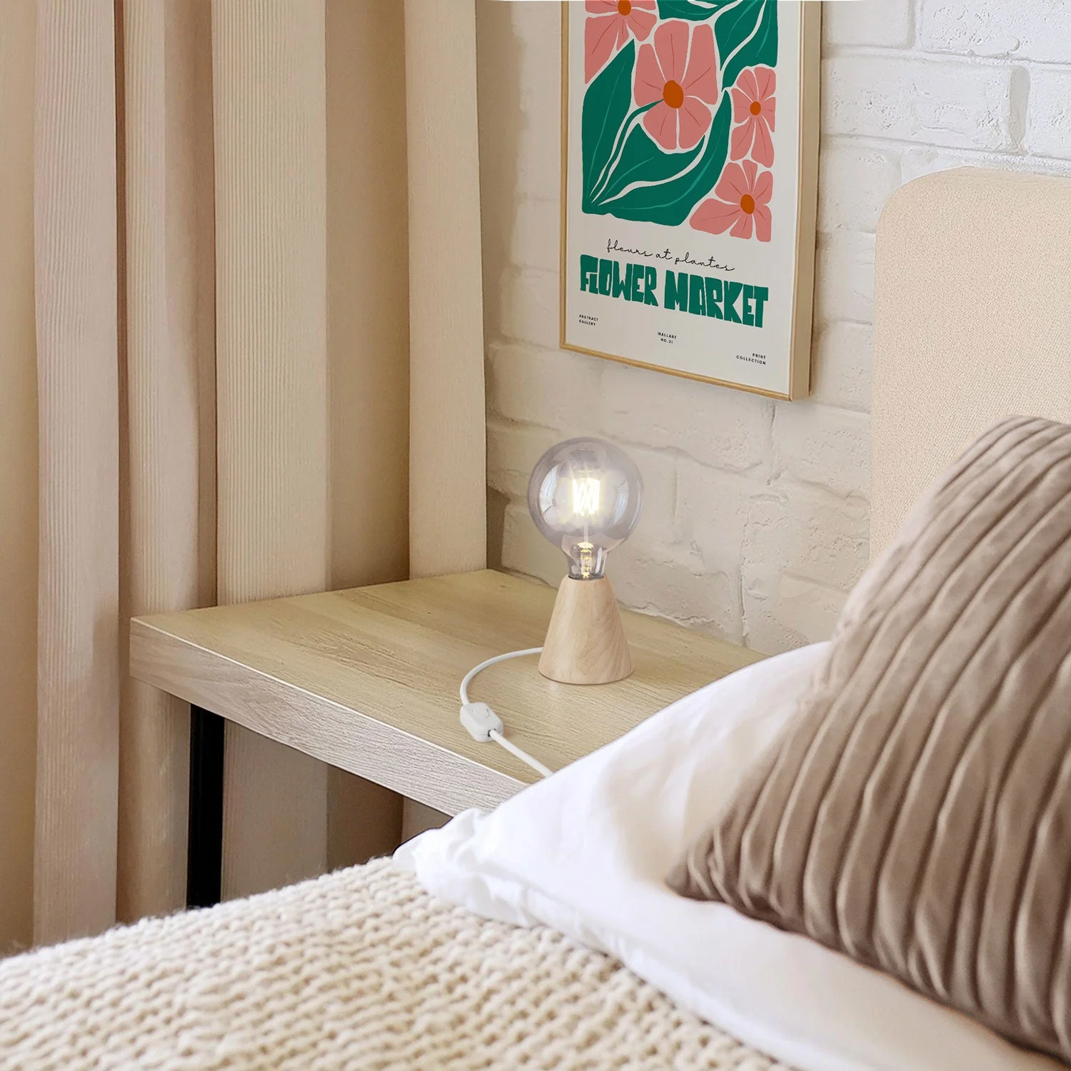 Table lamp with alder wood base, transparent light bulb, RM01 cable and EU plug. - Image 2