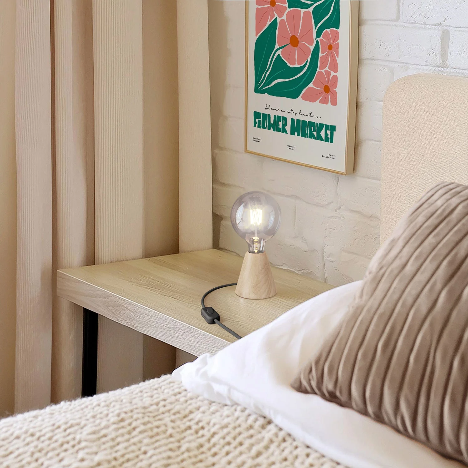 Table lamp with alder wood base, transparent light bulb, RM04 cable and UK plug - Image 2