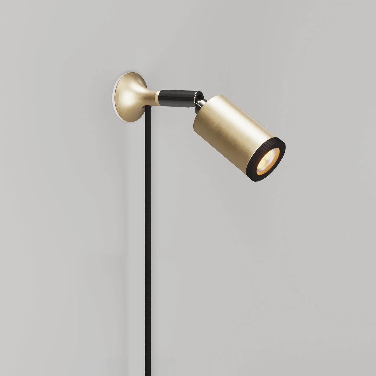MAG-Y wall lamp with joint, spot light and UK plug - Satin bronze