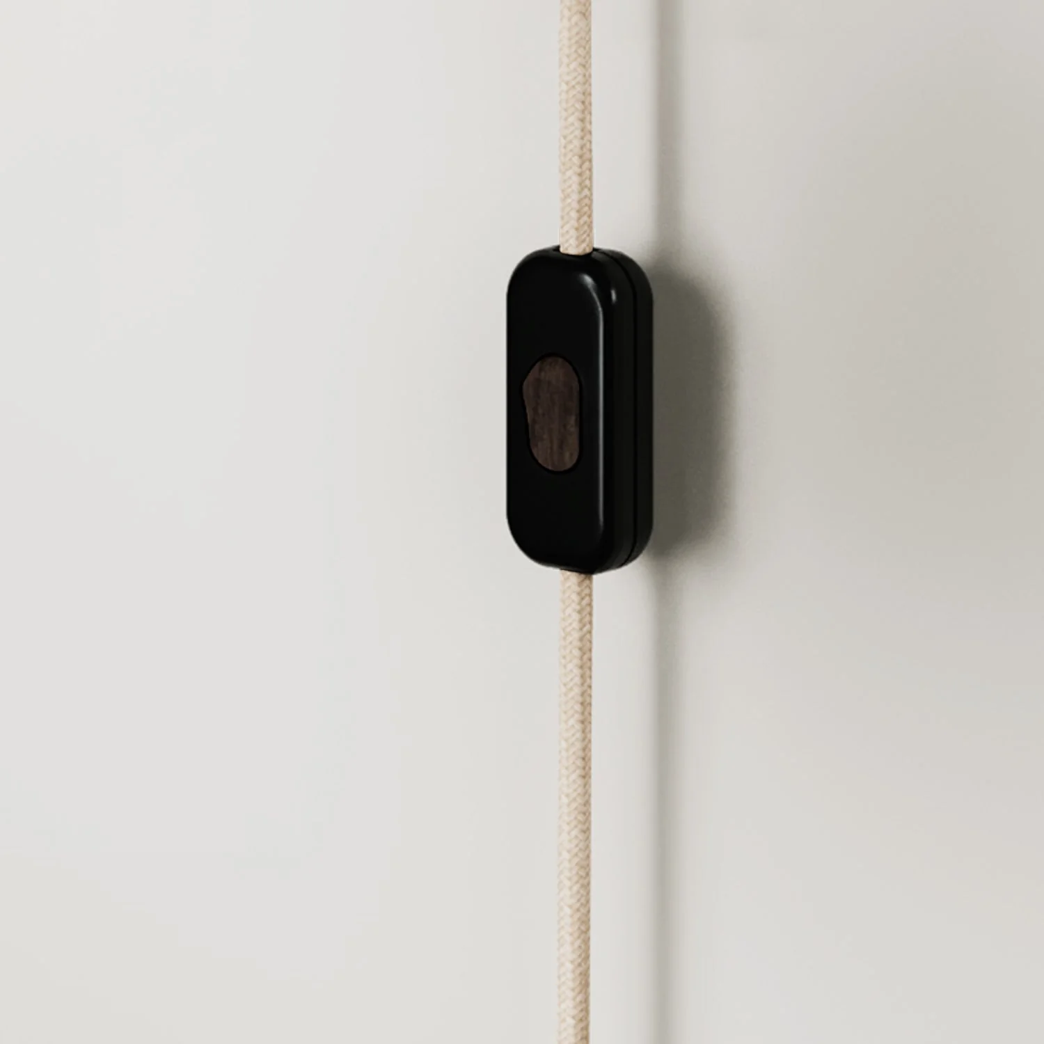 Wooden wall light with two-pole plug - Wengé effect - Image 3